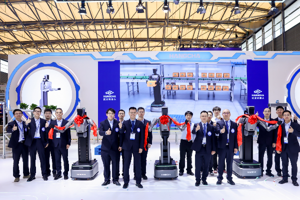 智慧物流 杭叉領(lǐng)創(chuàng) ——杭叉集團在上海CeMAT ASIA 2025發(fā)布杭叉首款物流人形機器人，引領(lǐng)智慧物流新紀(jì)元